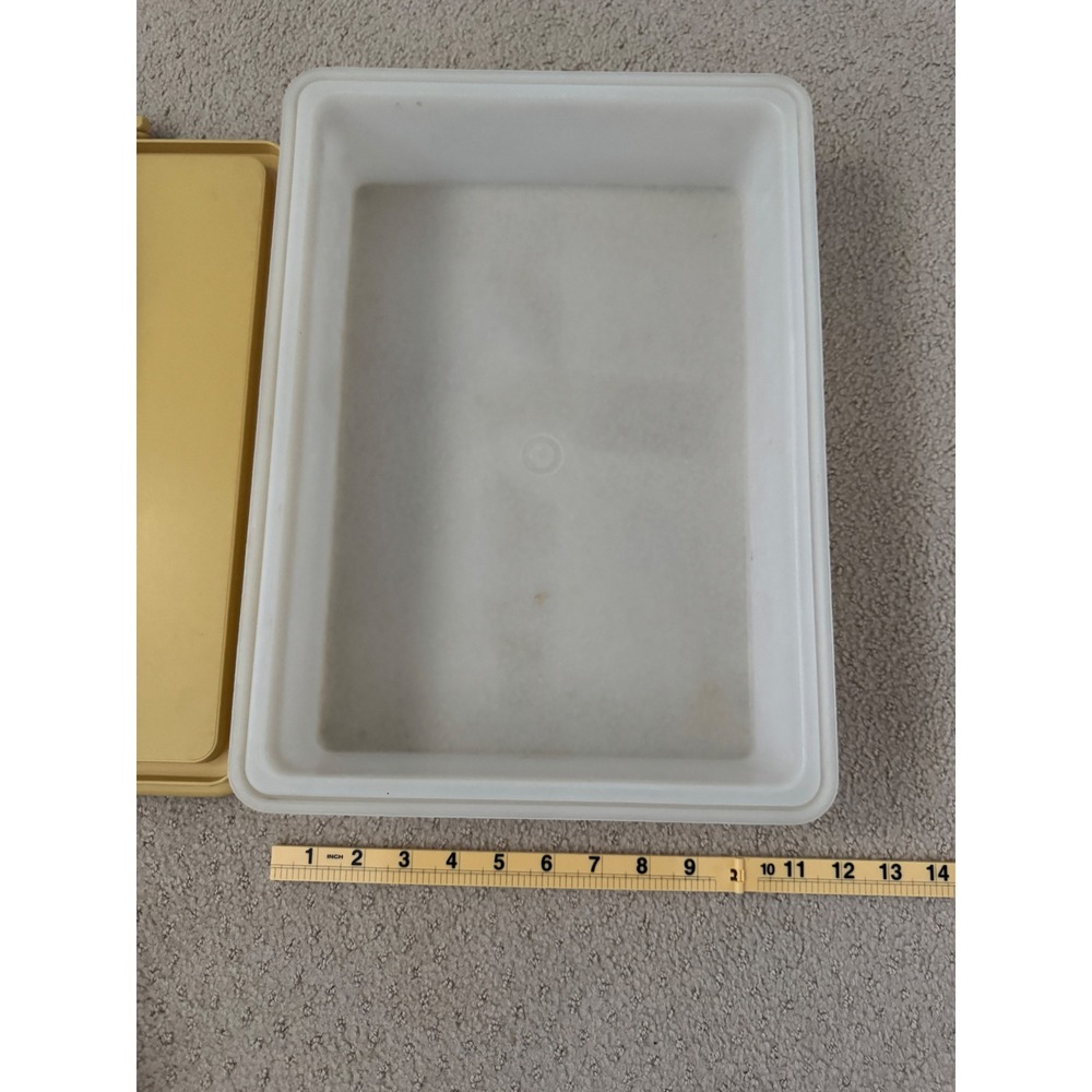 TUPPERWARE Vintage Rectangular Cake Taker Harvest Gold w/Handle/Lid Container - Picture 10 of 11